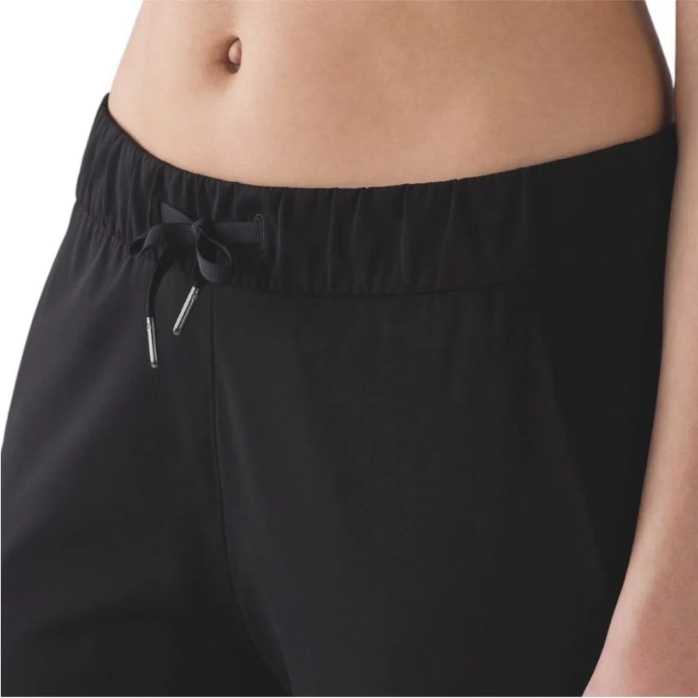 Lululemon On The Fly Pant Women’s size 2 in Black